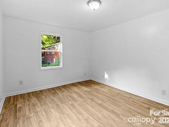 5th image of 332 Mountain View St