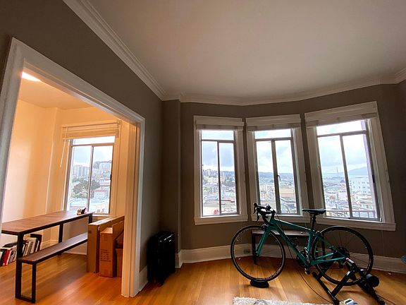 5th image of 2165 Larkin St #407