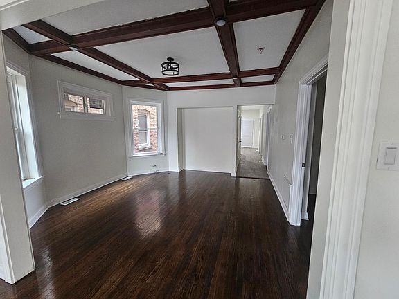 5th image of 528 N Leclaire Ave #1