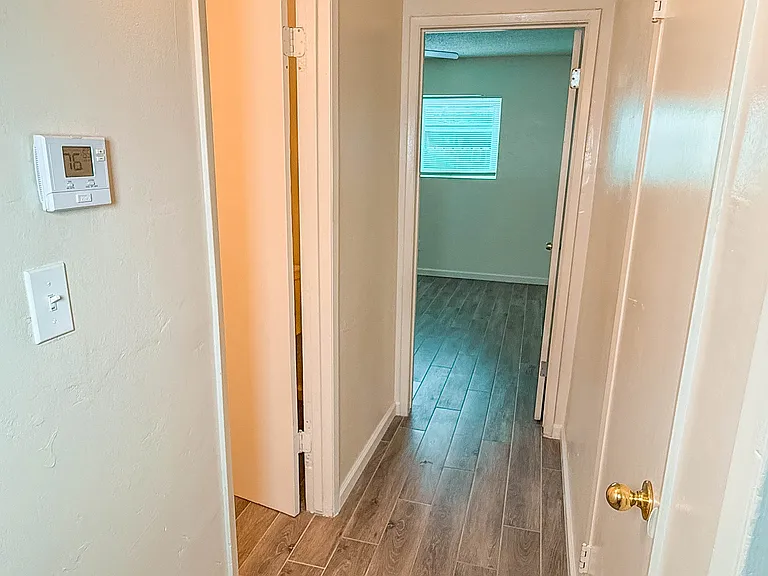 609 Grace St #D — Photo 12