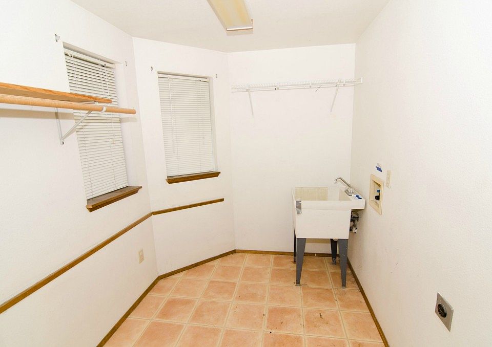 1st image of 3425 Dartmouth Dr SE