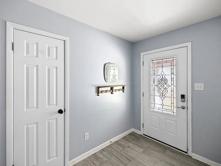 328 Plymouth Ave — Photo 7