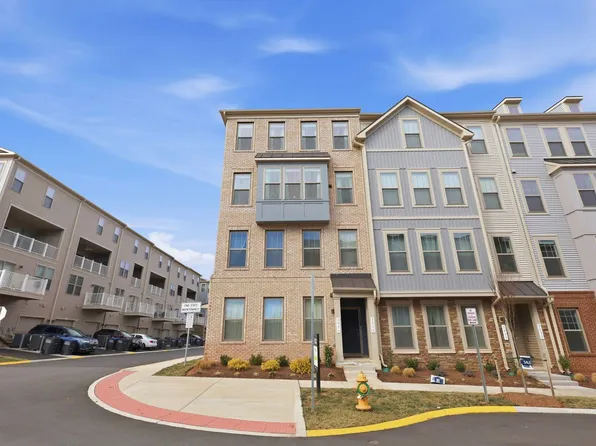 201 Park Central Ter #B, Manassas, VA 20111