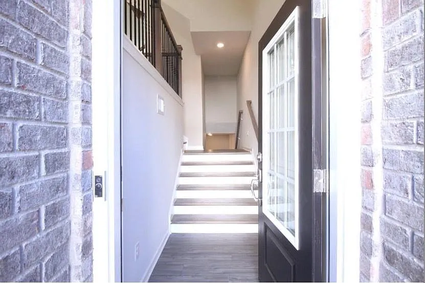 4 bed, 3.5 bath, 2787 sqft, $3,200 — Photo 2