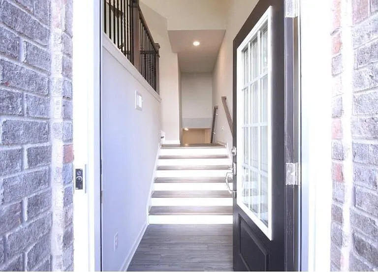 2237 Pink Hawthorn Dr — Photo 2