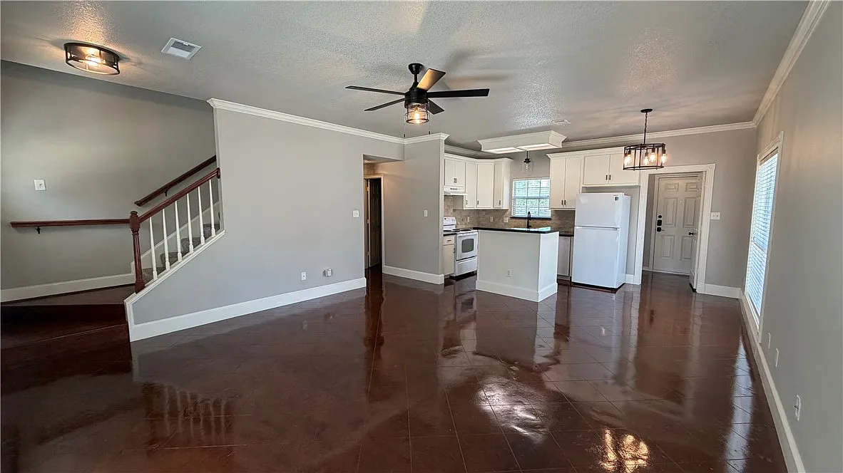 4 bed, 1554 sqft, $2,150 — Photo 1