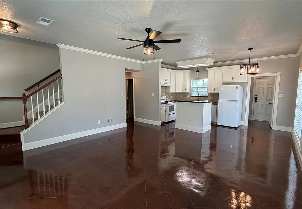 3689 Holick Ln