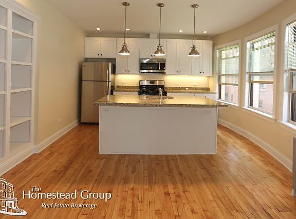 5th image of 525 W Cornelia Ave APT 01E