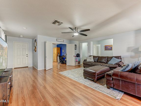 3rd image of 15742 W WATSON Lane W