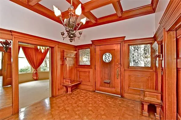 2398 Broadway St — Photo 34