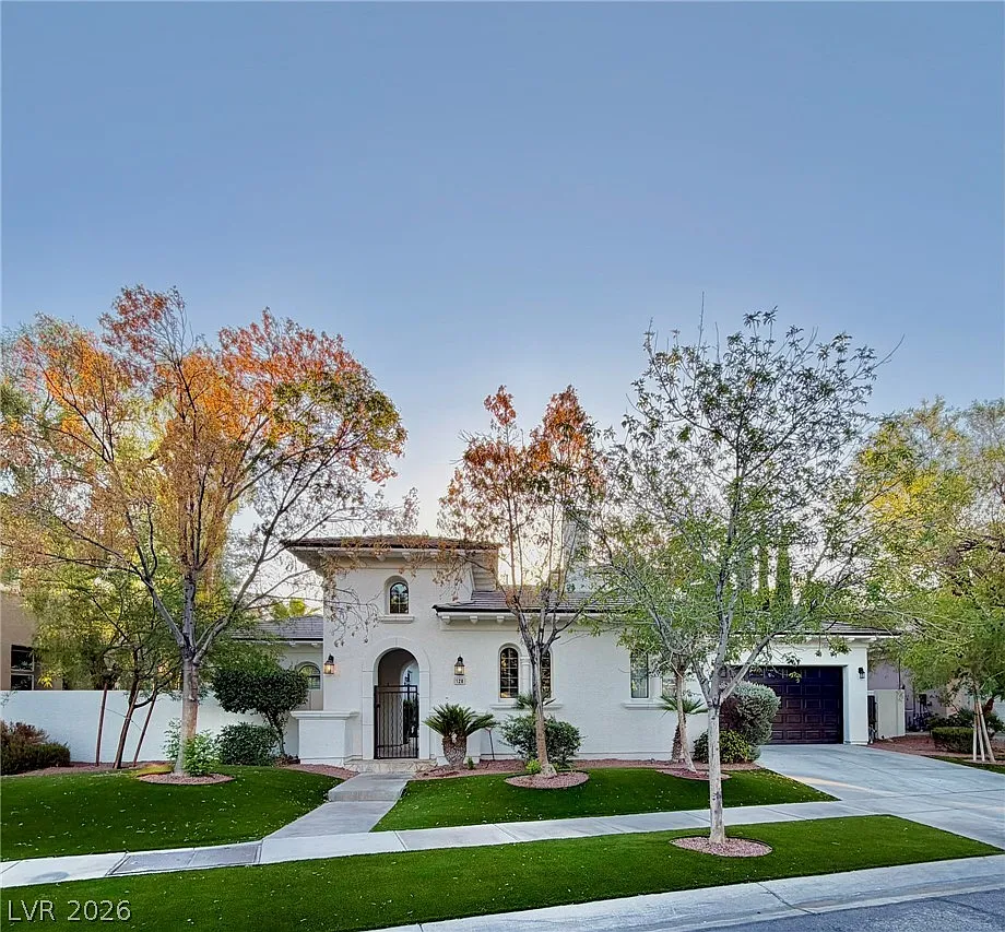 3 bed, 3.5 bath, 4586 sqft, $8,000 — Photo 1