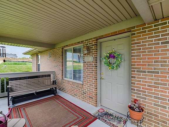 3rd image of 118 Foster Dr