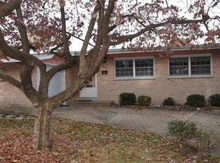865 Gonzaga Ln, Florissant, MO 63031