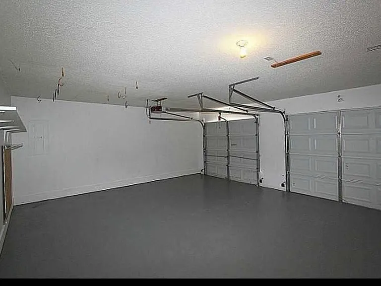2174 Dresden Grn NW — Photo 13