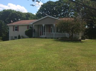 938 Tamenend Rd, Bath, PA 18014