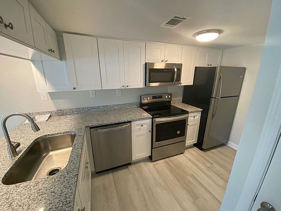4th image of 307 Wilson Ave APT 15