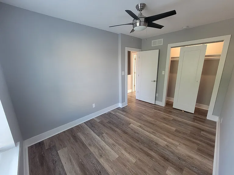 472-482 Carpenter St — Photo 16