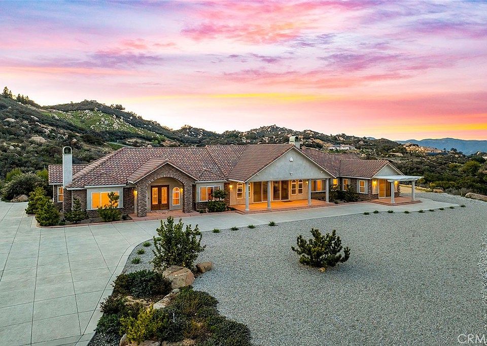1st image of 42225 Hacienda Dr