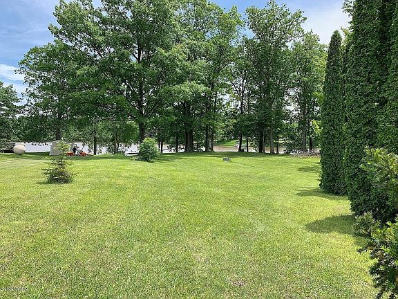 3rd image of 4270 Grandview Dr
