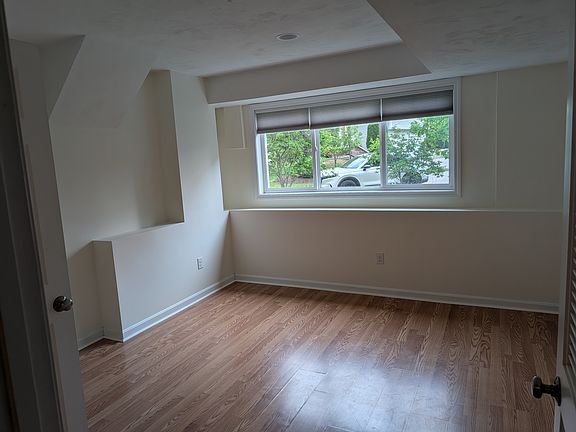 3rd image of 131 America Blvd