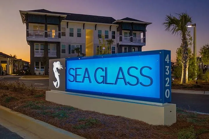 Sea Glass — Photo 25
