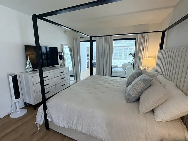 1510 W Oceanfront #B — Photo 2