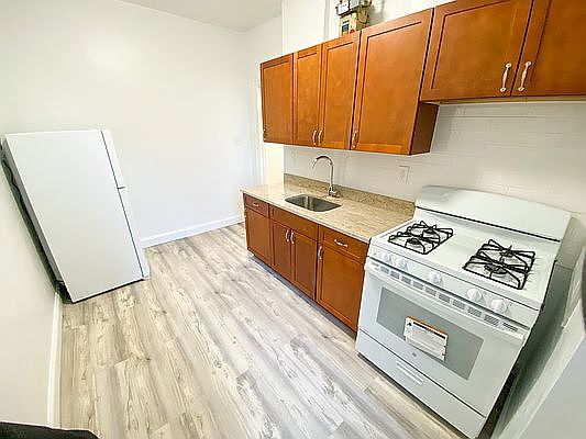 2nd image of 3801 Cannon Pl #3E