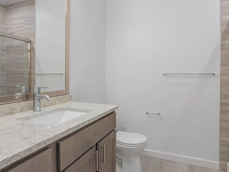 4815 Franklin Blvd — Photo 3