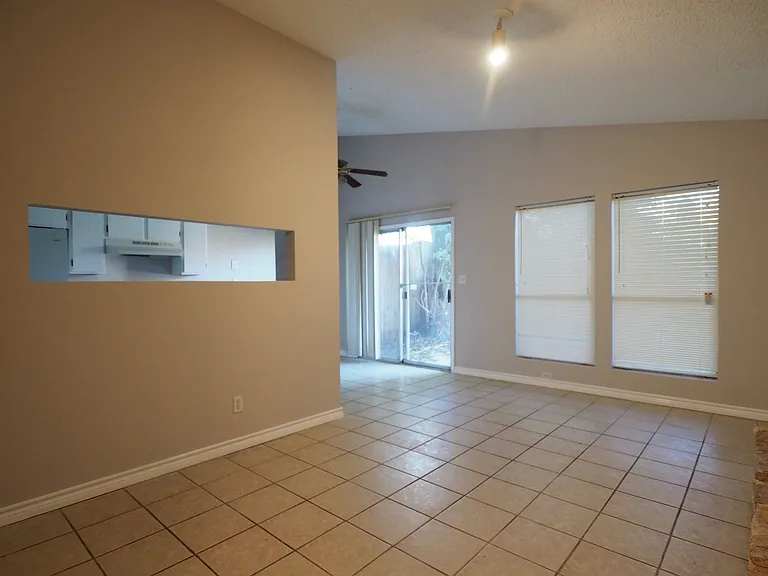 1012 Fieldwood Dr — Photo 5