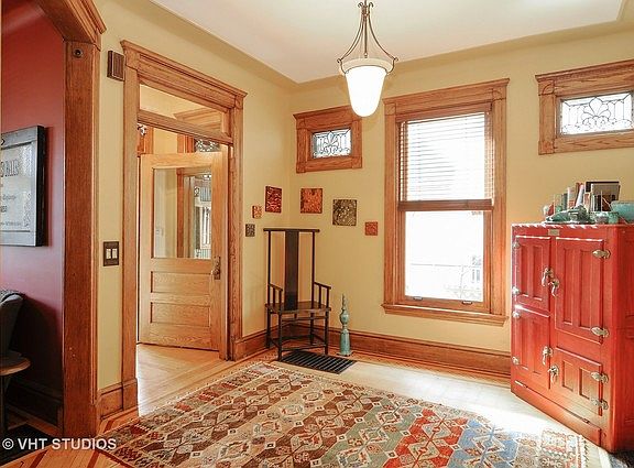 3rd image of 5344 N Lakewood Ave