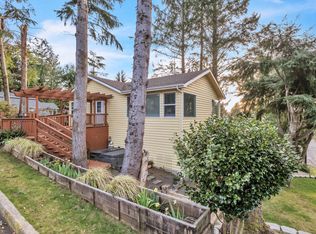 15 SE Ainslee Ave, Depoe Bay, OR 97341