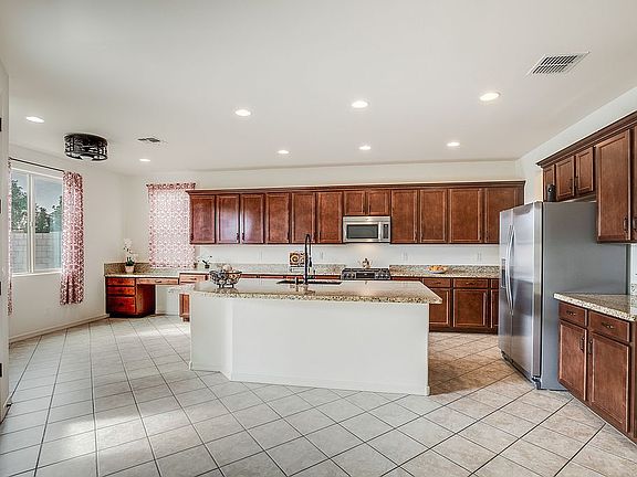 5th image of 18405 W Turquoise Ave