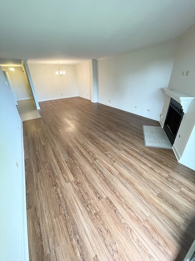 3 bed, 1886 sqft, $4,100 — Photo 4