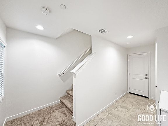 2nd image of 10890 Portsmouth St