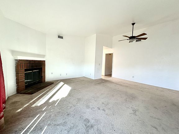 4th image of 37719 Lasker Ave