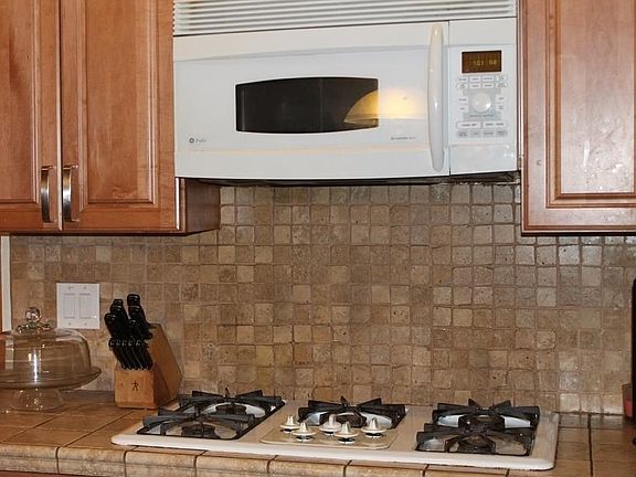 3rd image of 27508 Eveningshade Ave