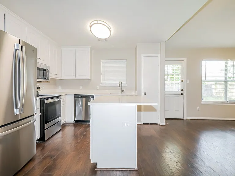 16325 Sun View Ln — Photo 9