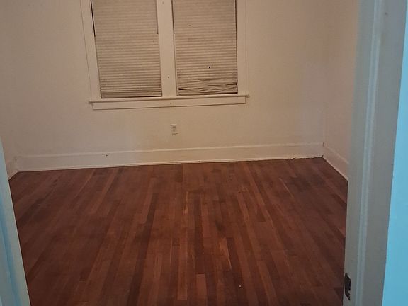4th image of 4543 Kingsbury St