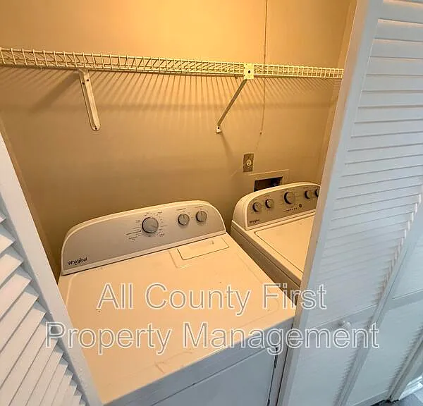 734 S Candler St — Photo 8
