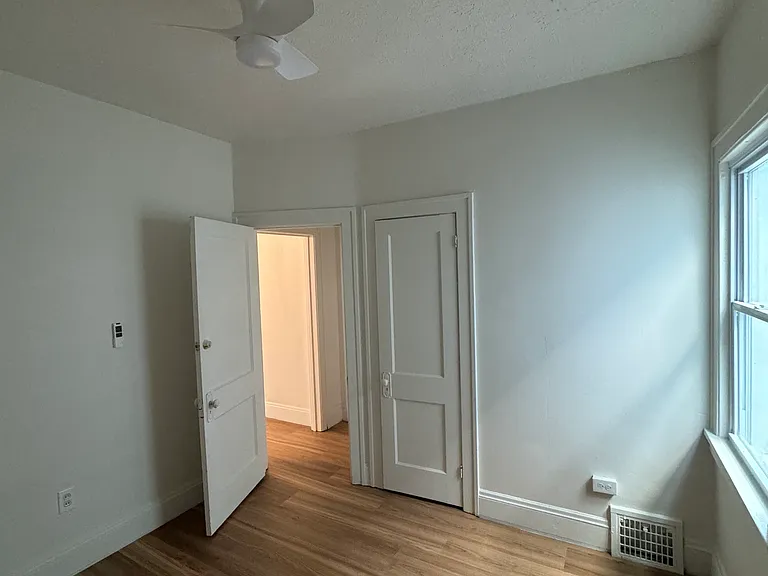 2233 Edgehill Rd #L — Photo 4