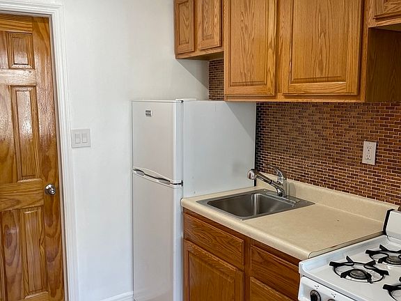 2nd image of 248 W 20th St APT 2F