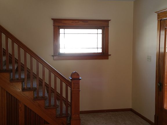 3rd image of 605 5th Ave NE