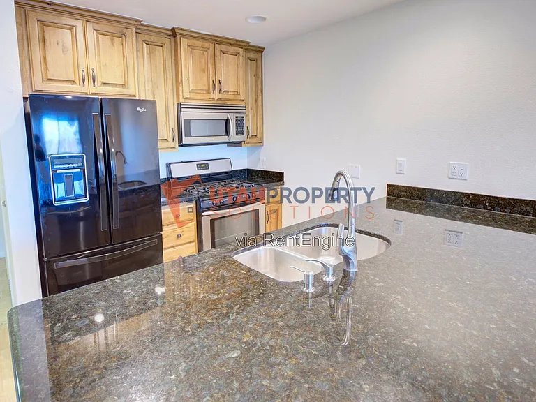 1180 S Foothill Dr #733 — Photo 7