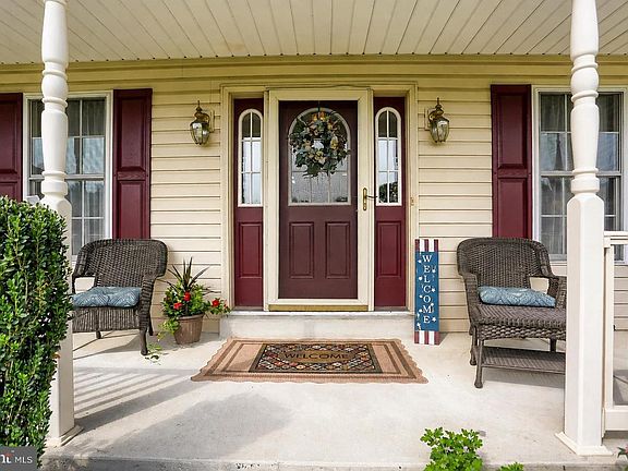 5th image of 1807 Primrose Ln