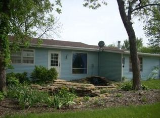 8992 E Lakeshore Dr, Ozawkie, KS 66070