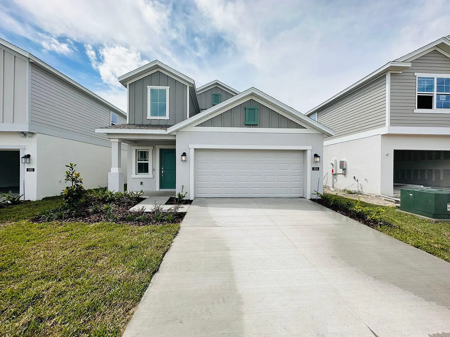 4 bed, 2.5 bath, 2370 sqft, $2,245 — Photo 1