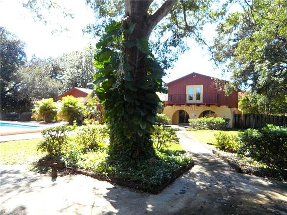 5th image of 7911 Golden Glen Pl