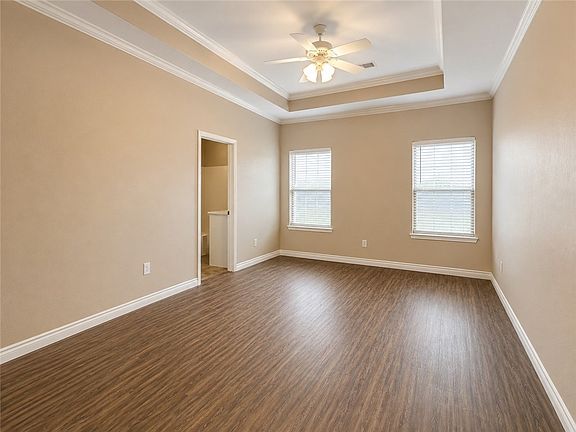 2nd image of 1422 W Deberry Ave