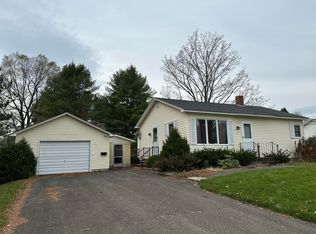 9 Alfred St, Houlton, ME 04730