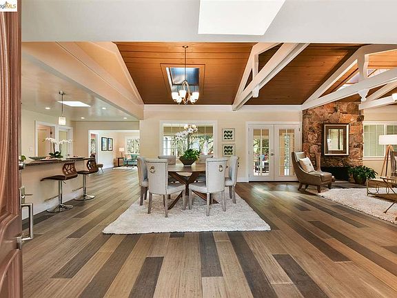 3rd image of 279 Elysian Fields Dr